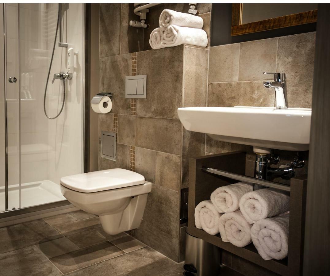 Akademia Kuraszkow Hotel Kuraszkow  Екстериор снимка